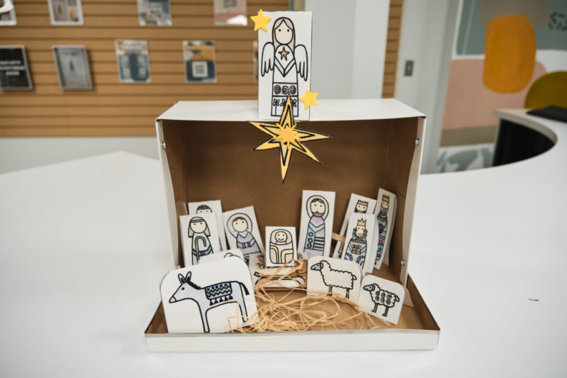 Kids - Picture of Nativity set