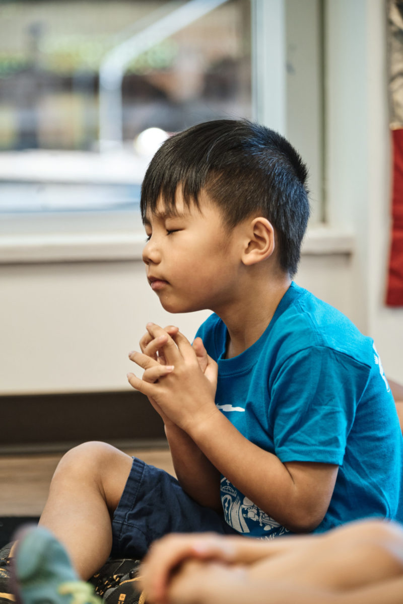 Photo of child praying
